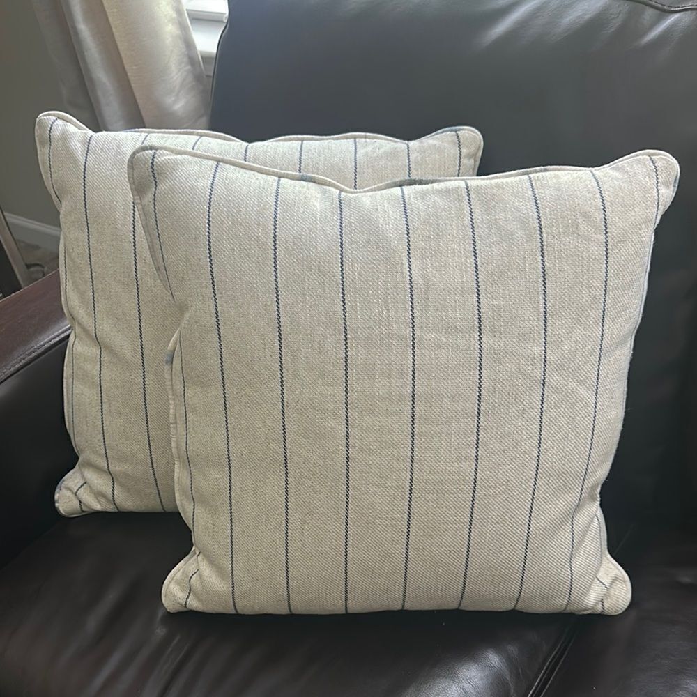 Bassett Custom-Made Accent Pillow Set (2)